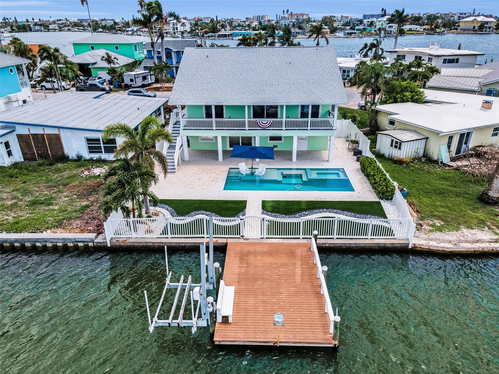 Listing photo id 81 for 804 Bay Point Drive