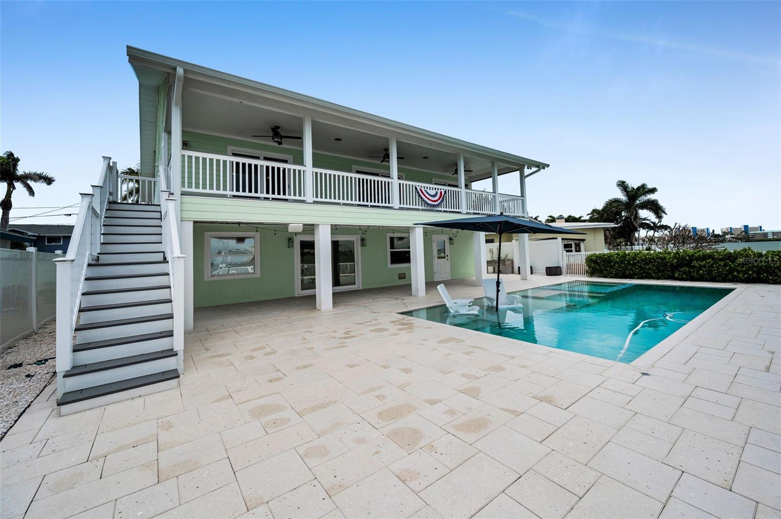 Listing photo id 84 for 804 Bay Point Drive