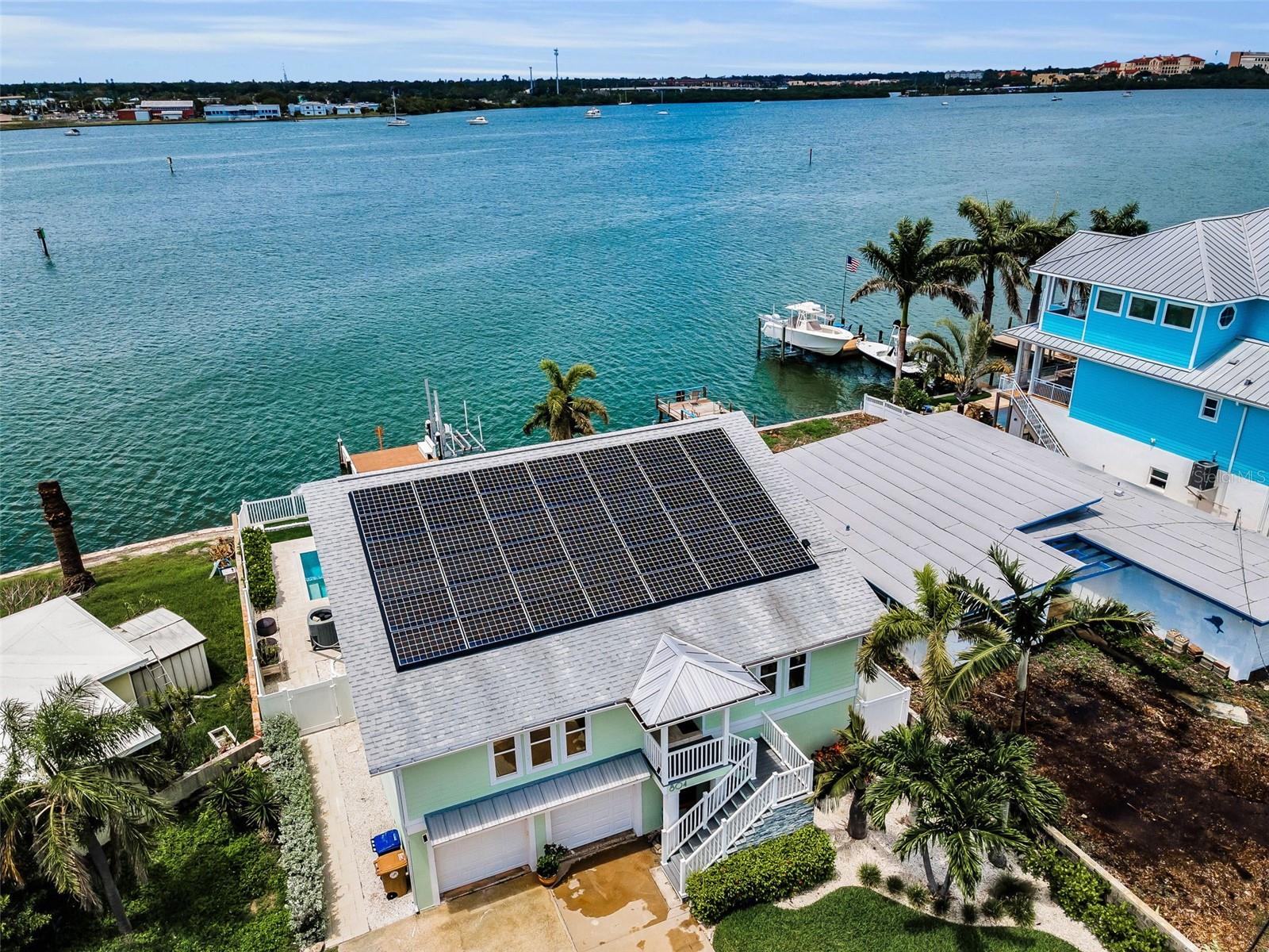 Listing photo id 7 for 804 Bay Point Drive