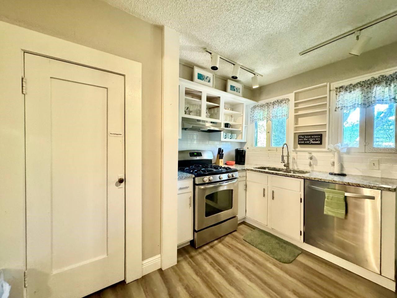 Image 9 of 24 For 6601 Navin Avenue