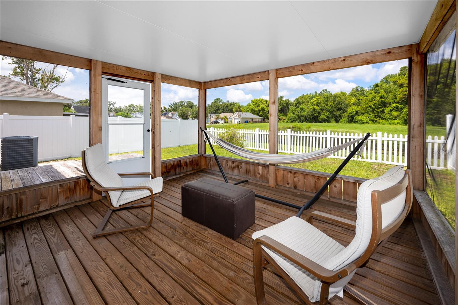 Image 26 of 34 For 13133 Carrollwood Creek Drive
