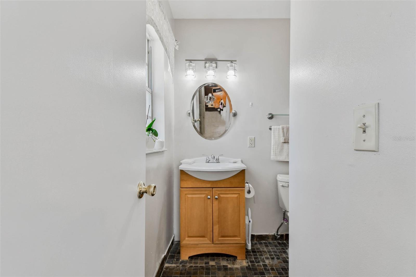 Image 22 of 57 For 7910 Pocahontas Avenue