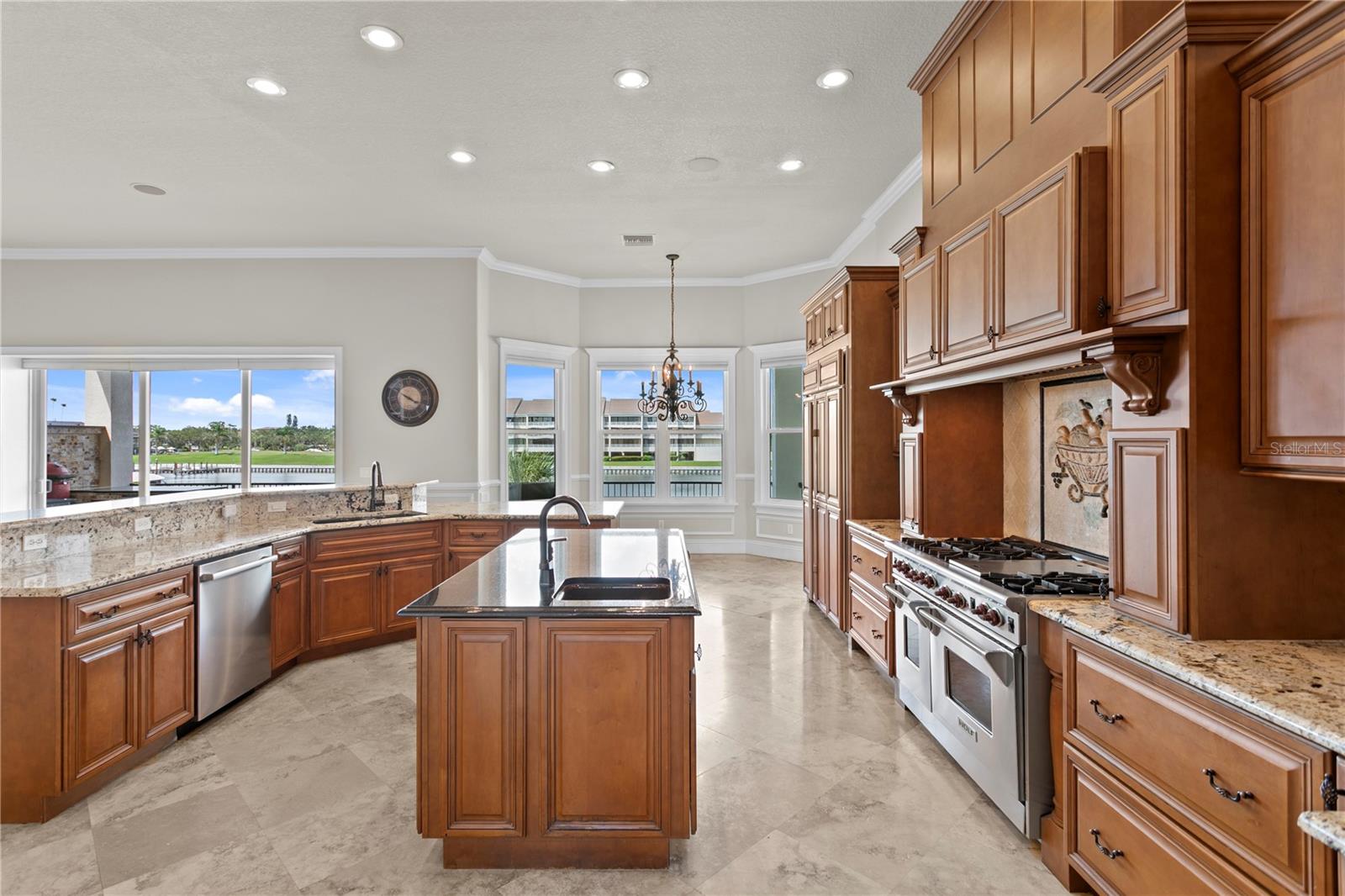 Image 21 of 67 For 6109 Pasadena Point Boulevard S