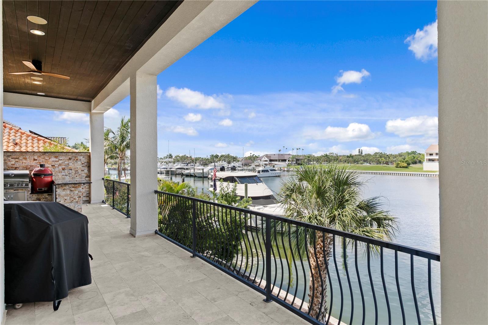 Image 26 of 67 For 6109 Pasadena Point Boulevard S