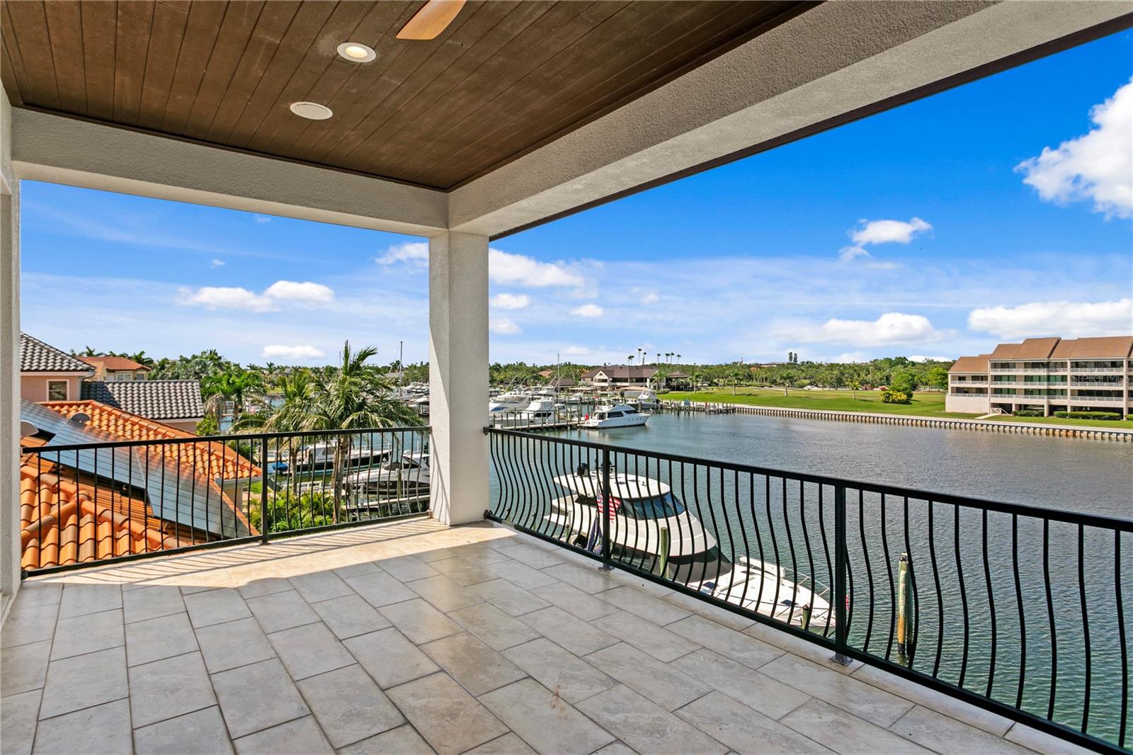Image 47 of 67 For 6109 Pasadena Point Boulevard S