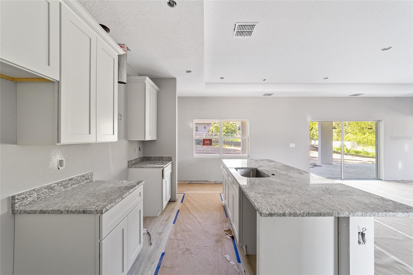 Listing photo id 9 for 2602 W Ventura Ln