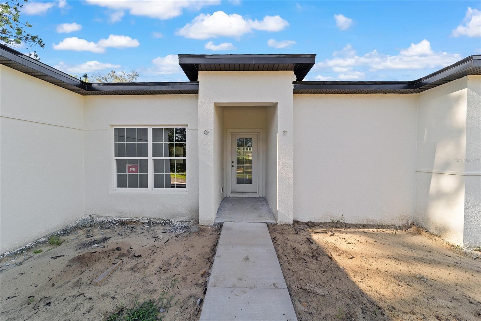 Listing photo id 3 for 2602 W Ventura Ln