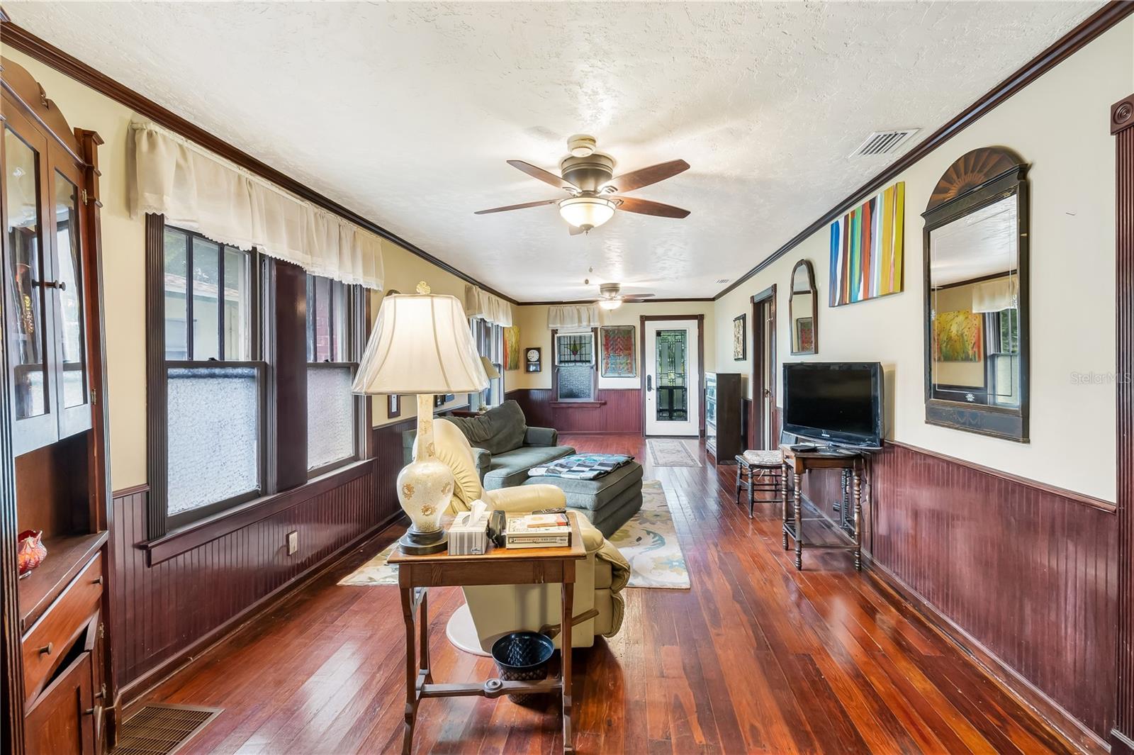 Image 11 of 44 For 178 11th Street Sw