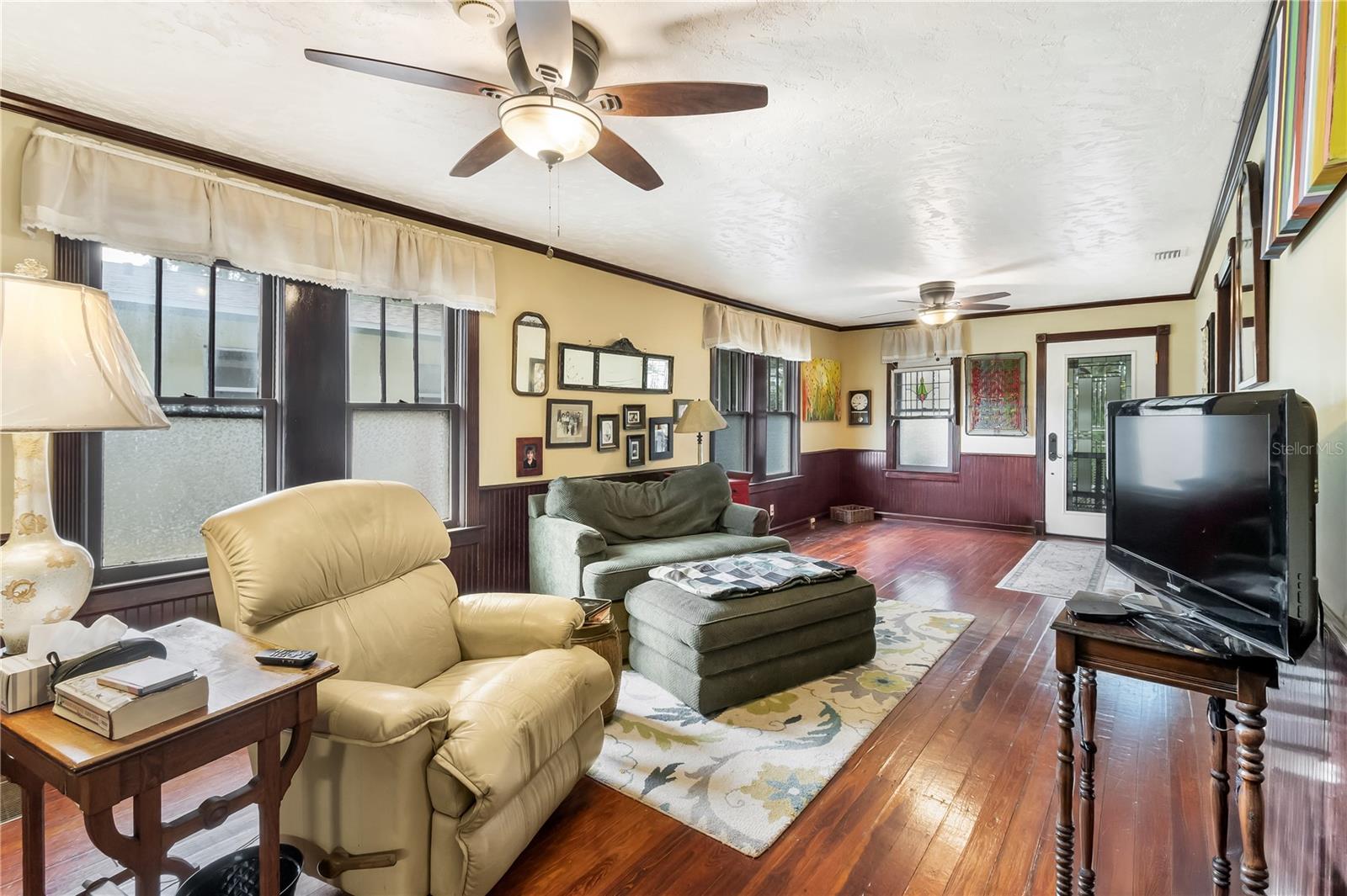 Image 12 of 44 For 178 11th Street Sw