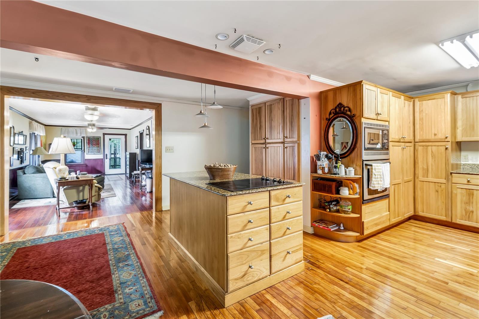 Image 20 of 44 For 178 11th Street Sw
