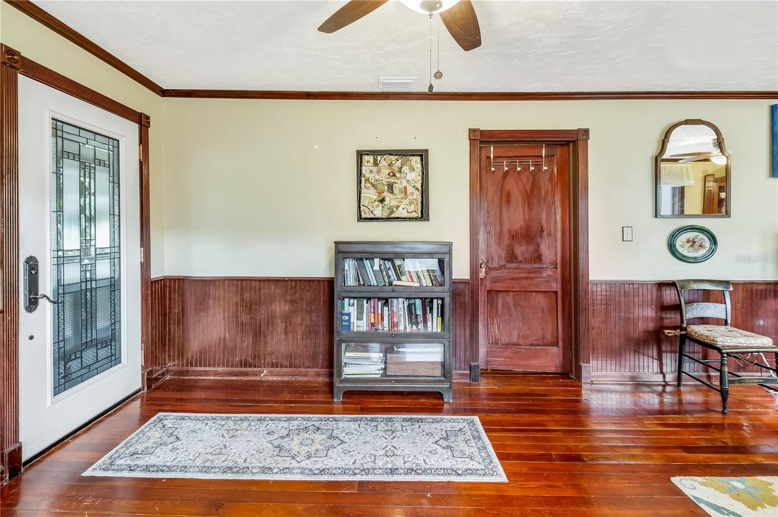 Image 7 of 44 For 178 11th Street Sw