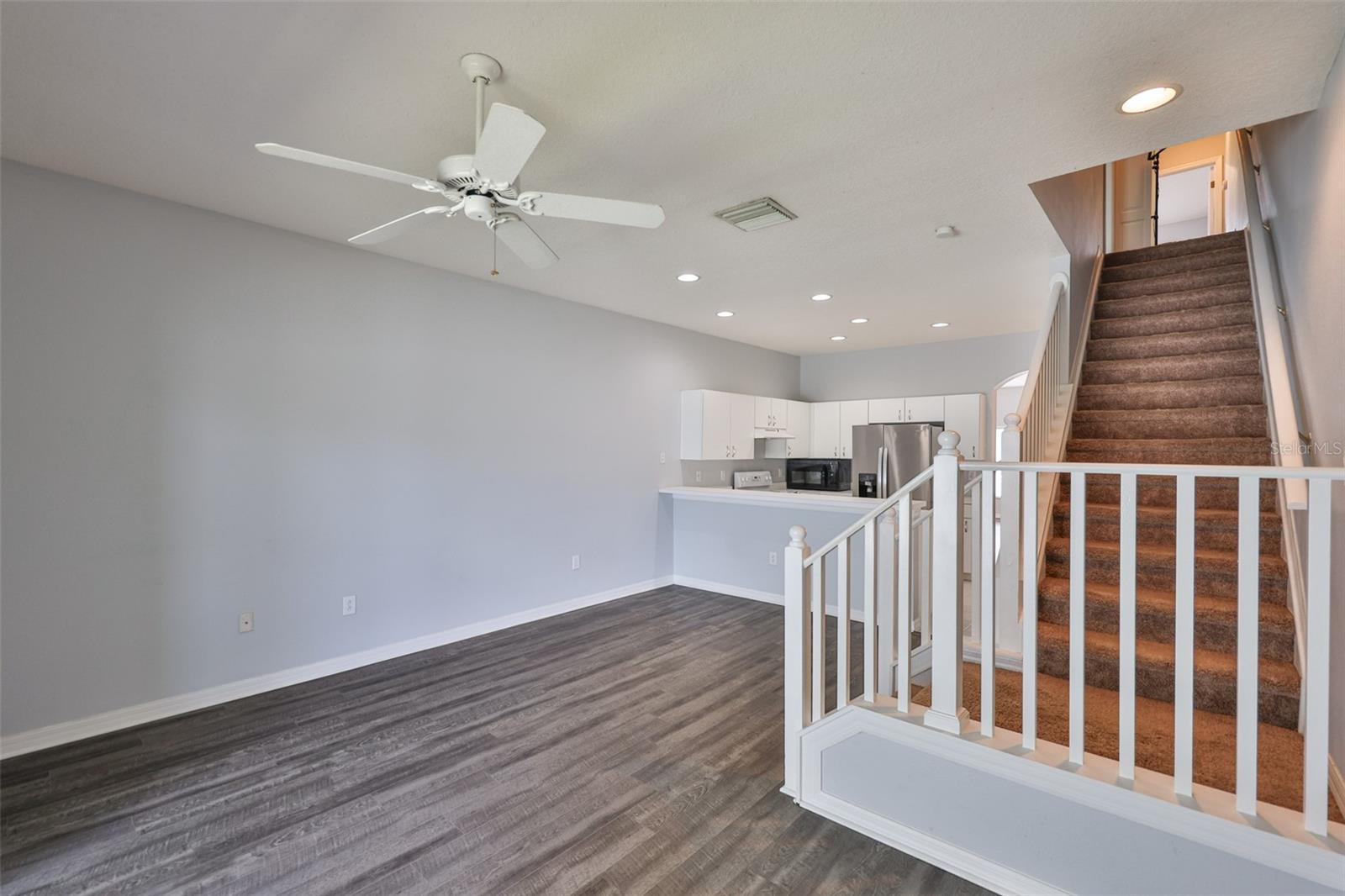 Listing photo id 12 for 12950 Kings Crossing Drive
