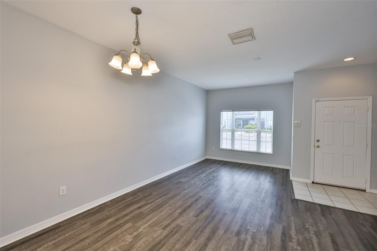 Listing photo id 0 for 12950 Kings Crossing Drive