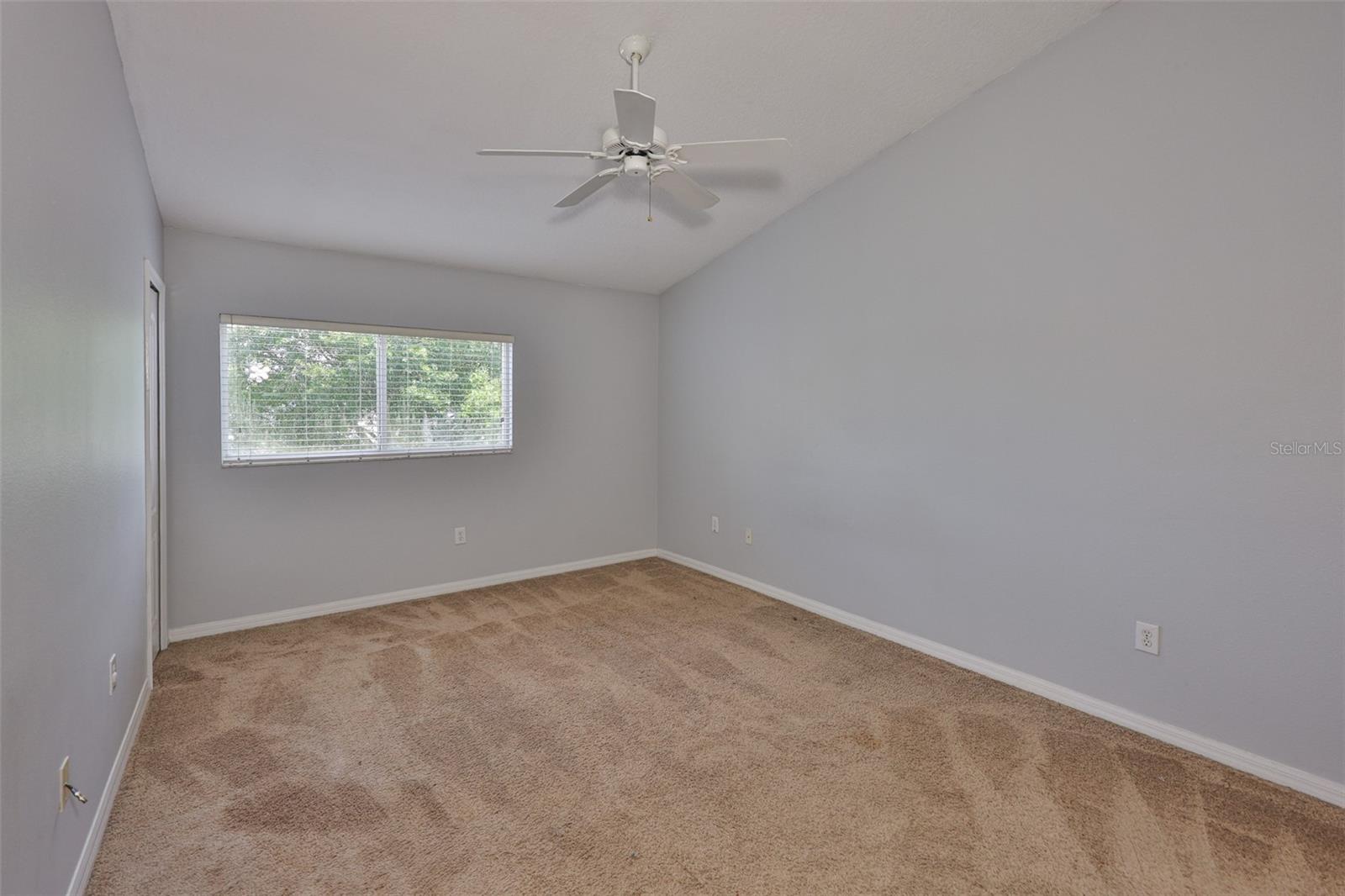 Listing photo id 19 for 12950 Kings Crossing Drive