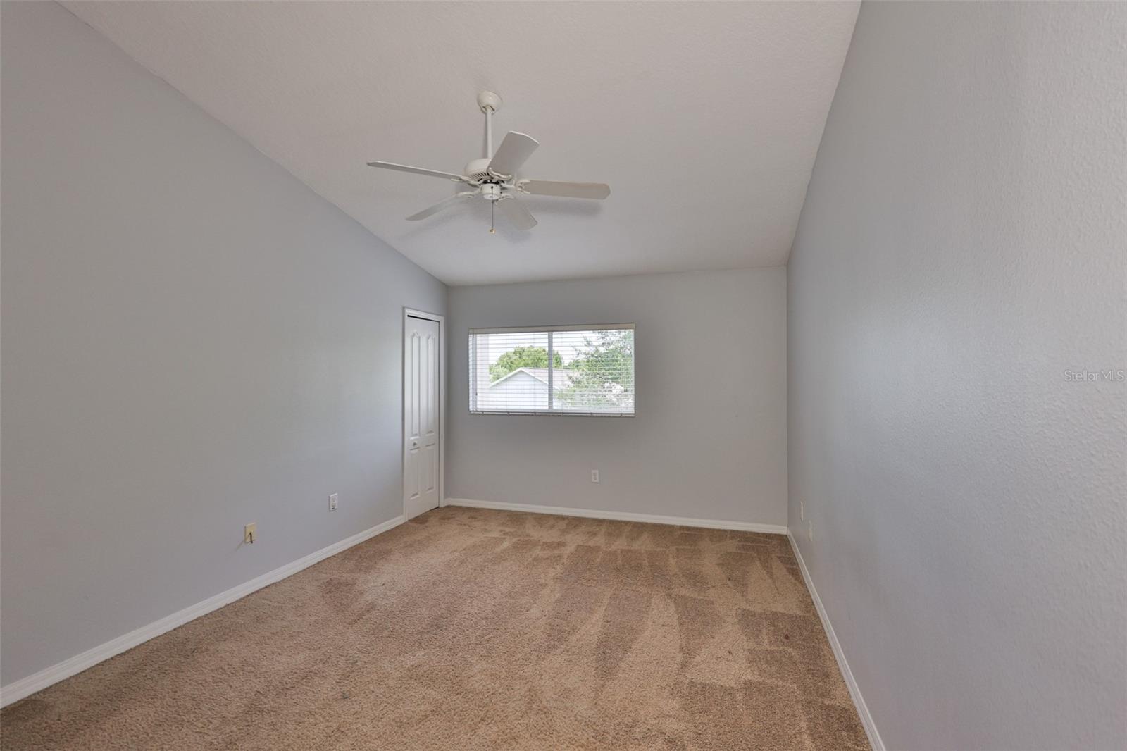 Listing photo id 20 for 12950 Kings Crossing Drive