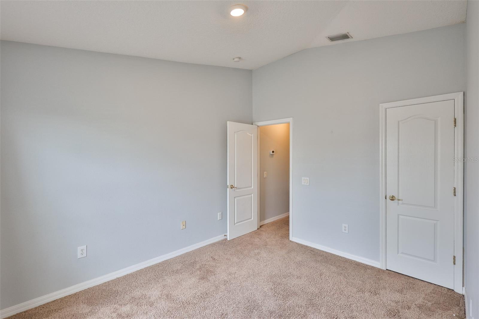 Listing photo id 25 for 12950 Kings Crossing Drive