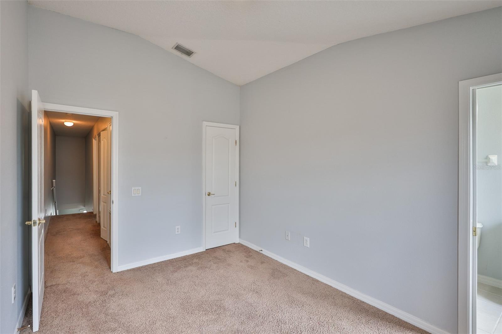 Listing photo id 26 for 12950 Kings Crossing Drive