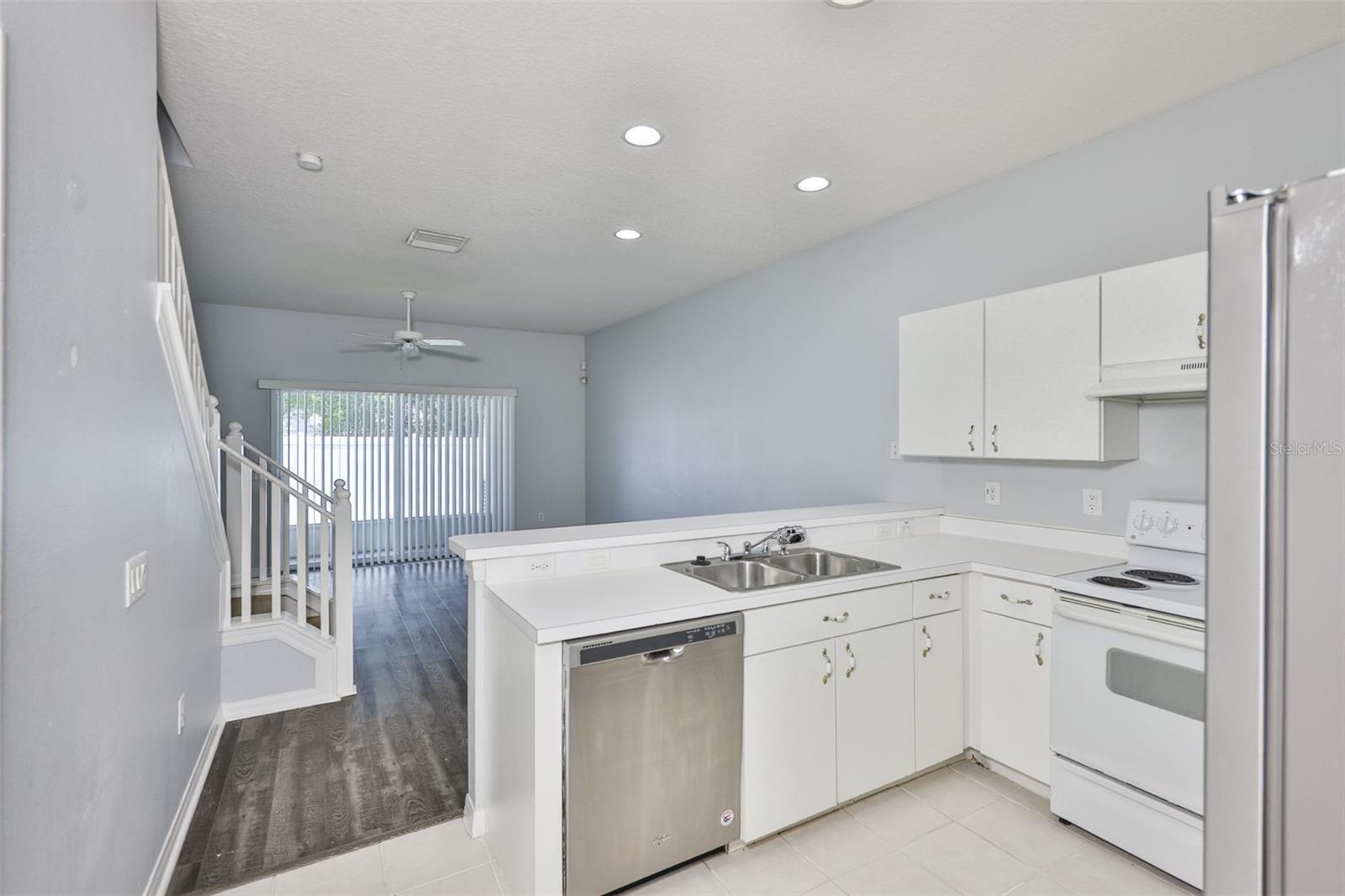 Listing photo id 7 for 12950 Kings Crossing Drive