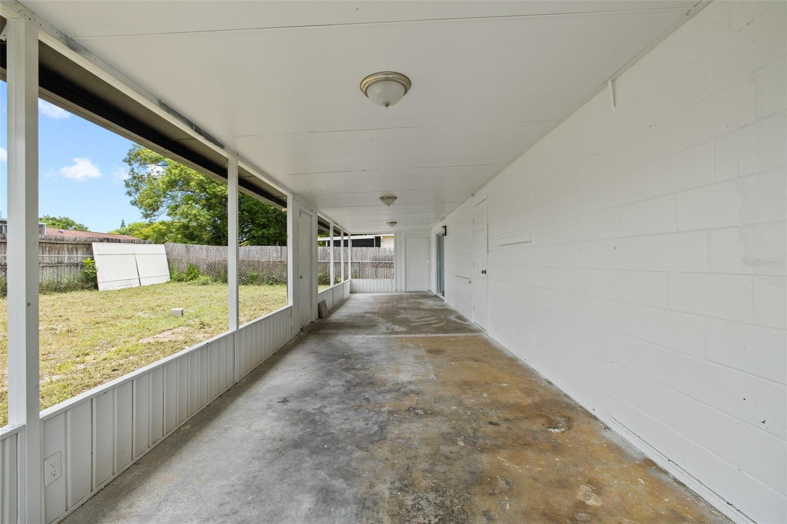 Listing photo id 24 for 8046 Norwich Drive