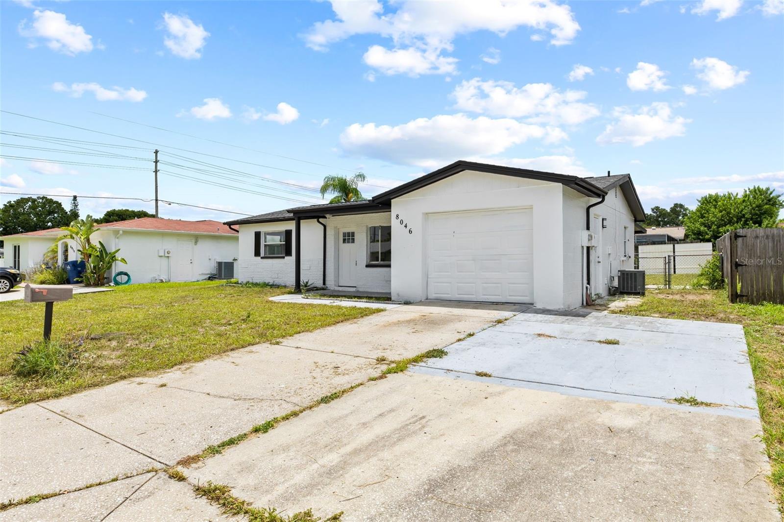 Listing photo id 1 for 8046 Norwich Drive