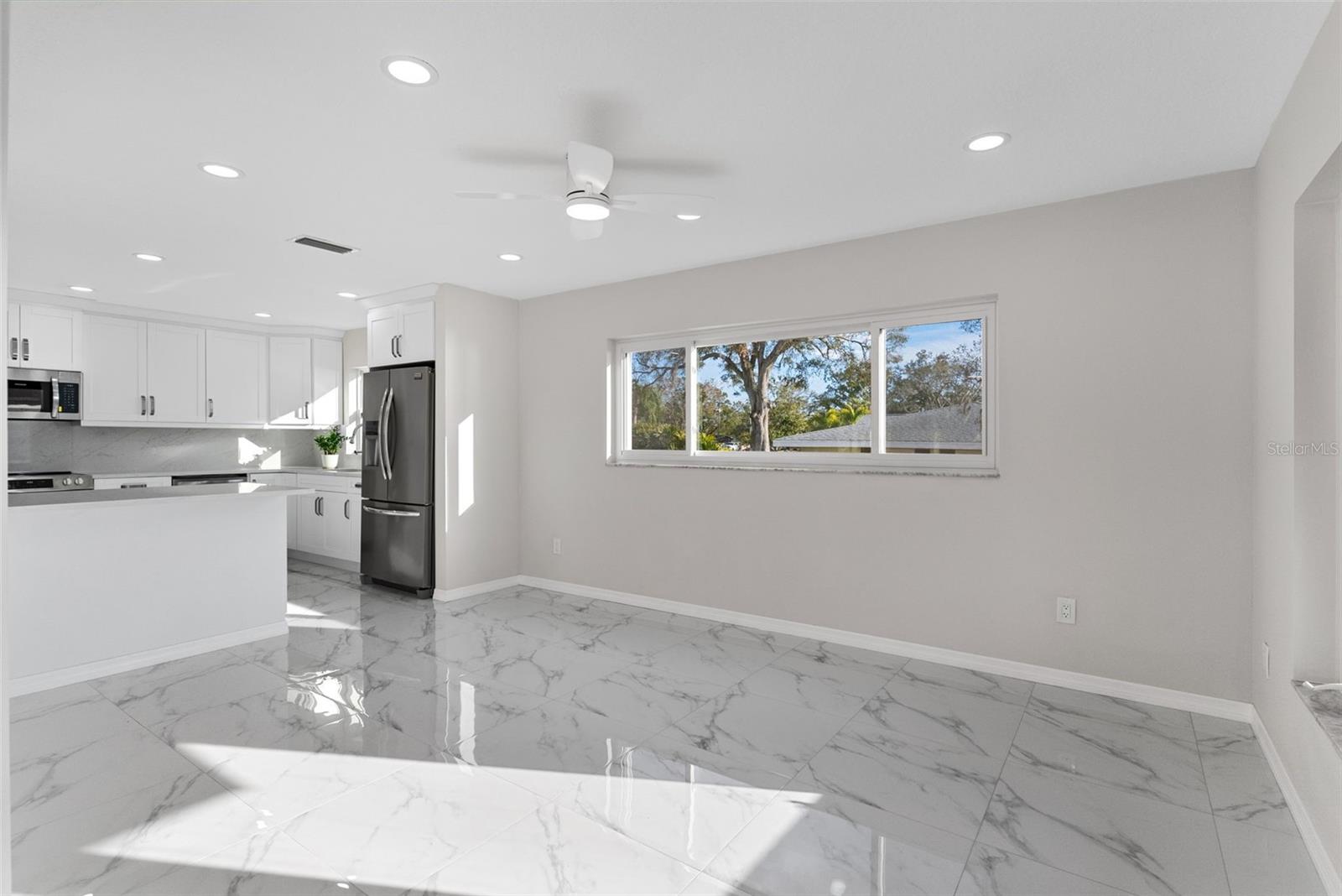 Image 11 of 34 For 316 Shore Drive E