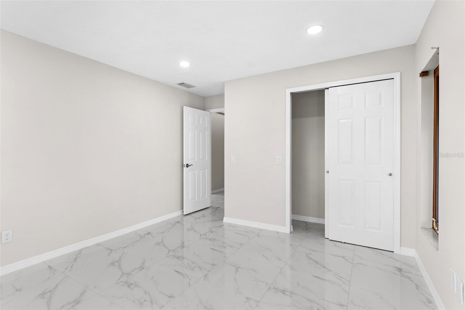 Image 15 of 34 For 316 Shore Drive E