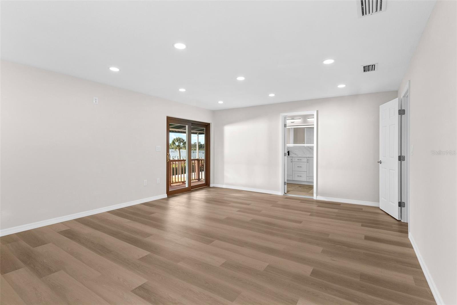 Image 16 of 34 For 316 Shore Drive E