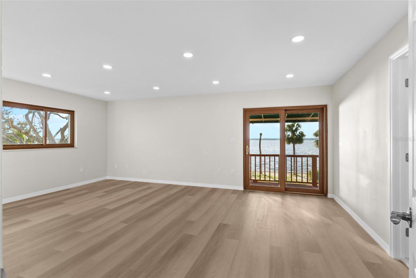 Image 18 of 34 For 316 Shore Drive E