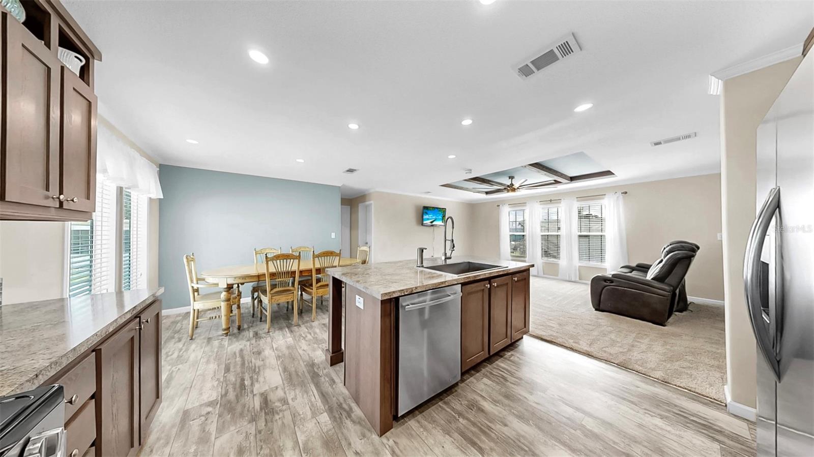 Image 11 of 44 For 420 49th Street E 64
