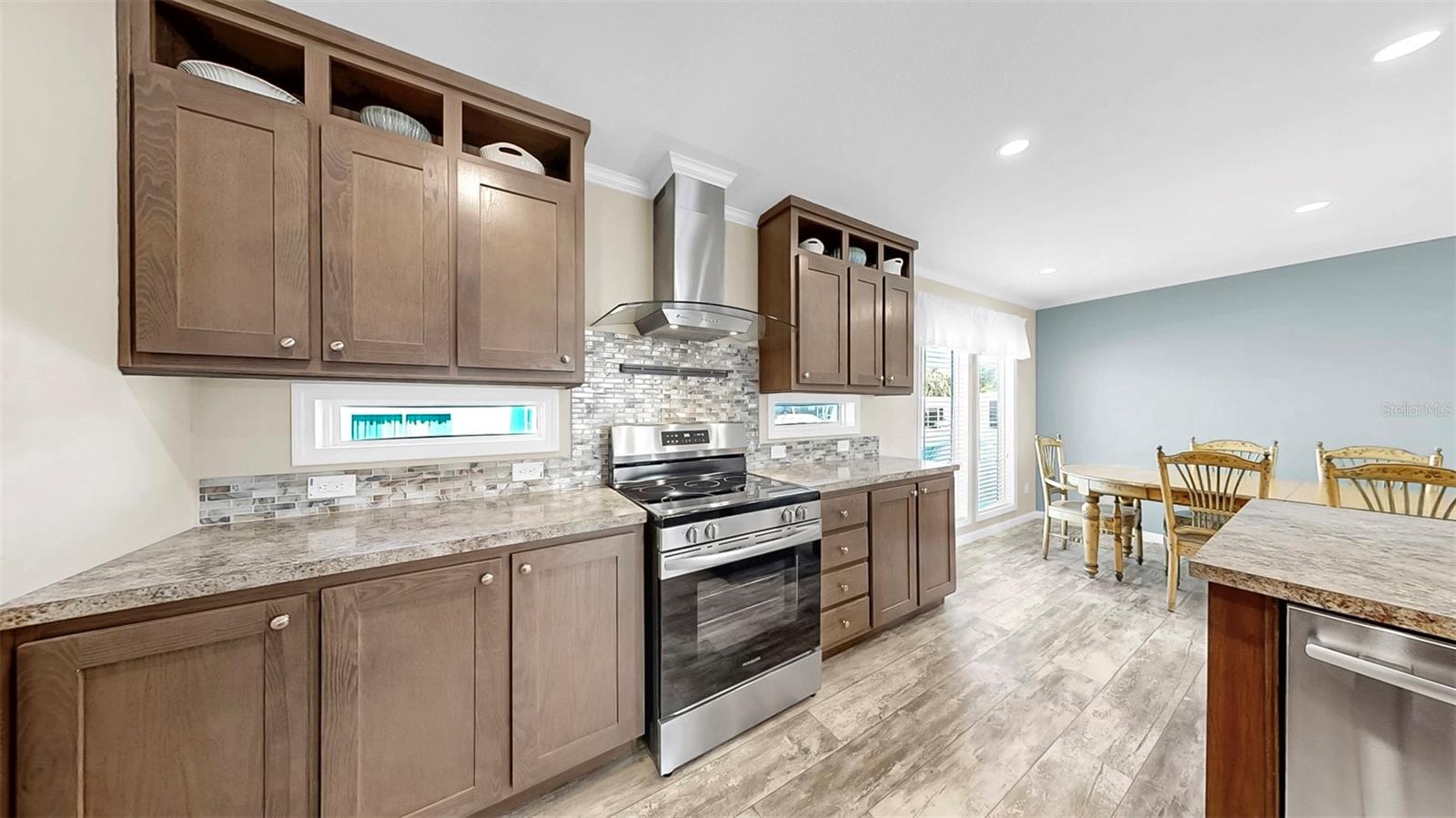 Image 14 of 44 For 420 49th Street E 64