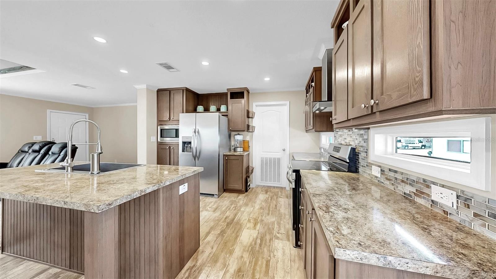Image 15 of 44 For 420 49th Street E 64