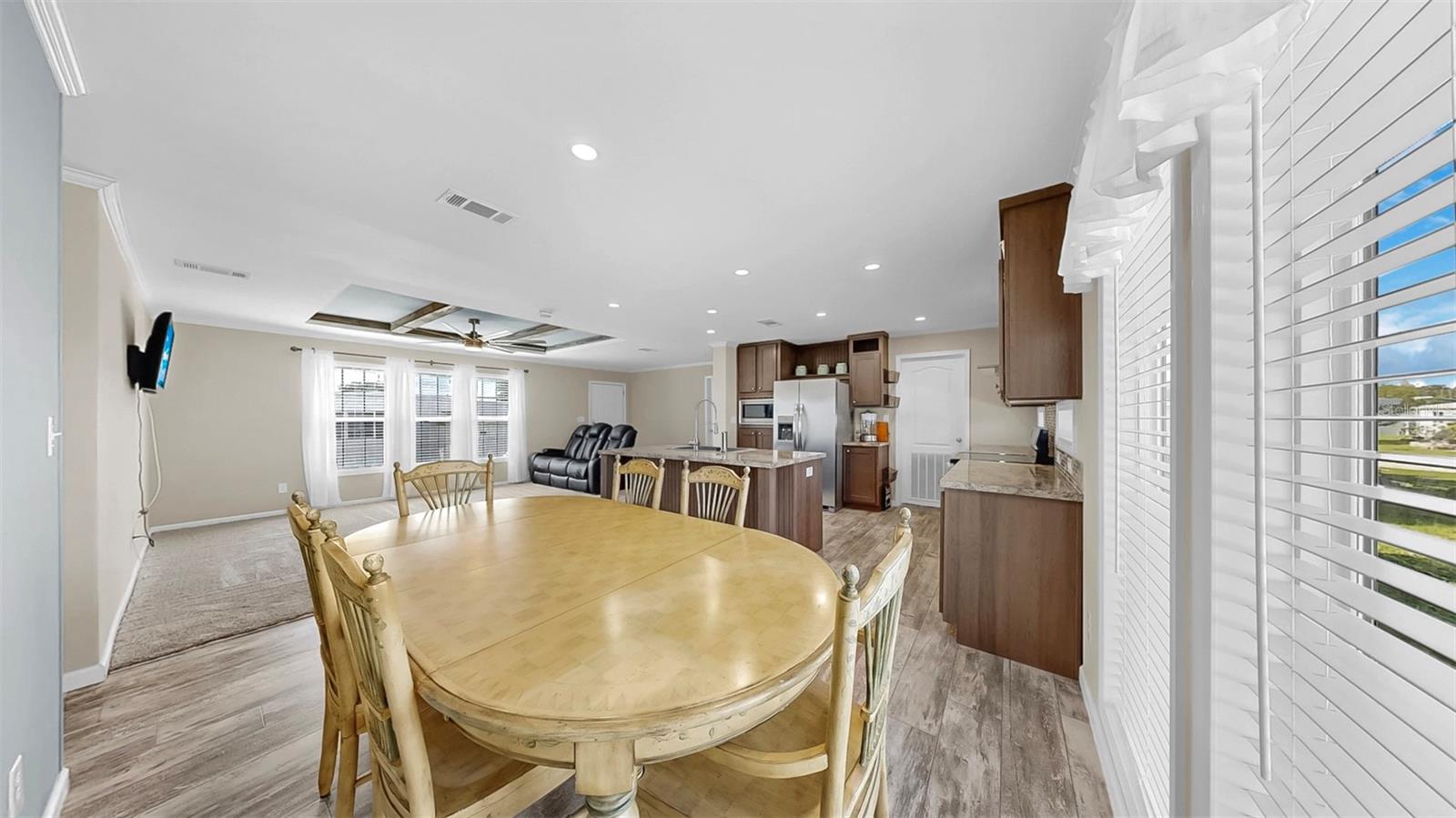 Image 19 of 44 For 420 49th Street E 64