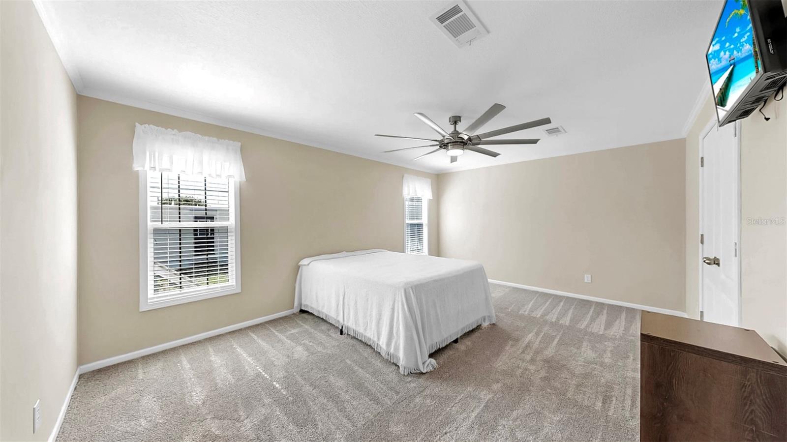 Image 20 of 44 For 420 49th Street E 64