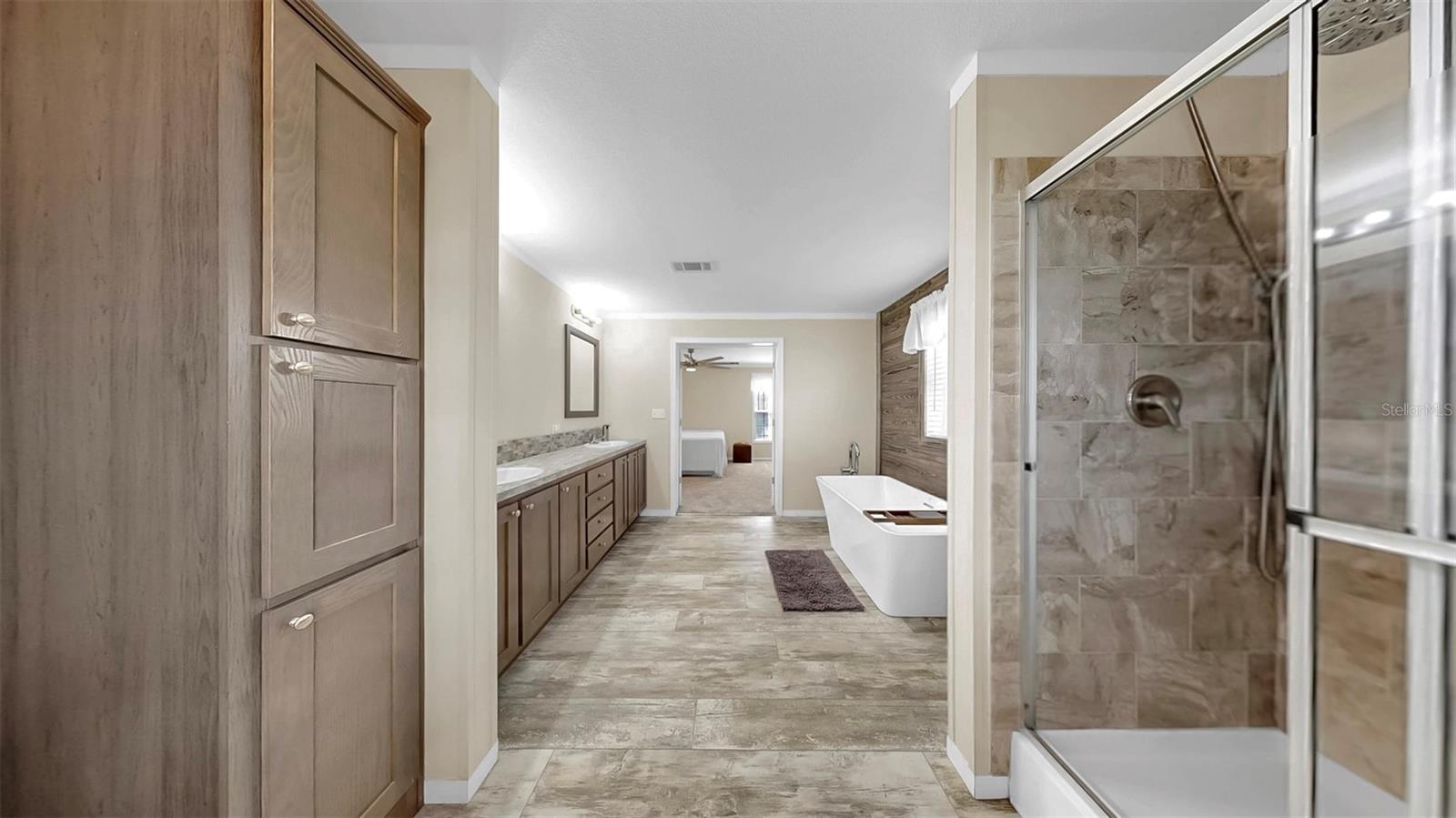 Image 27 of 44 For 420 49th Street E 64