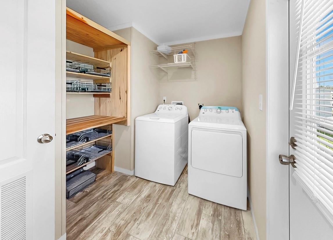 Image 28 of 44 For 420 49th Street E 64