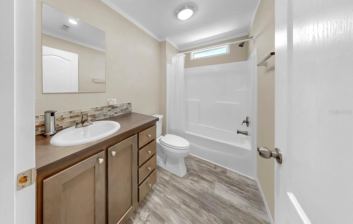 Image 31 of 44 For 420 49th Street E 64