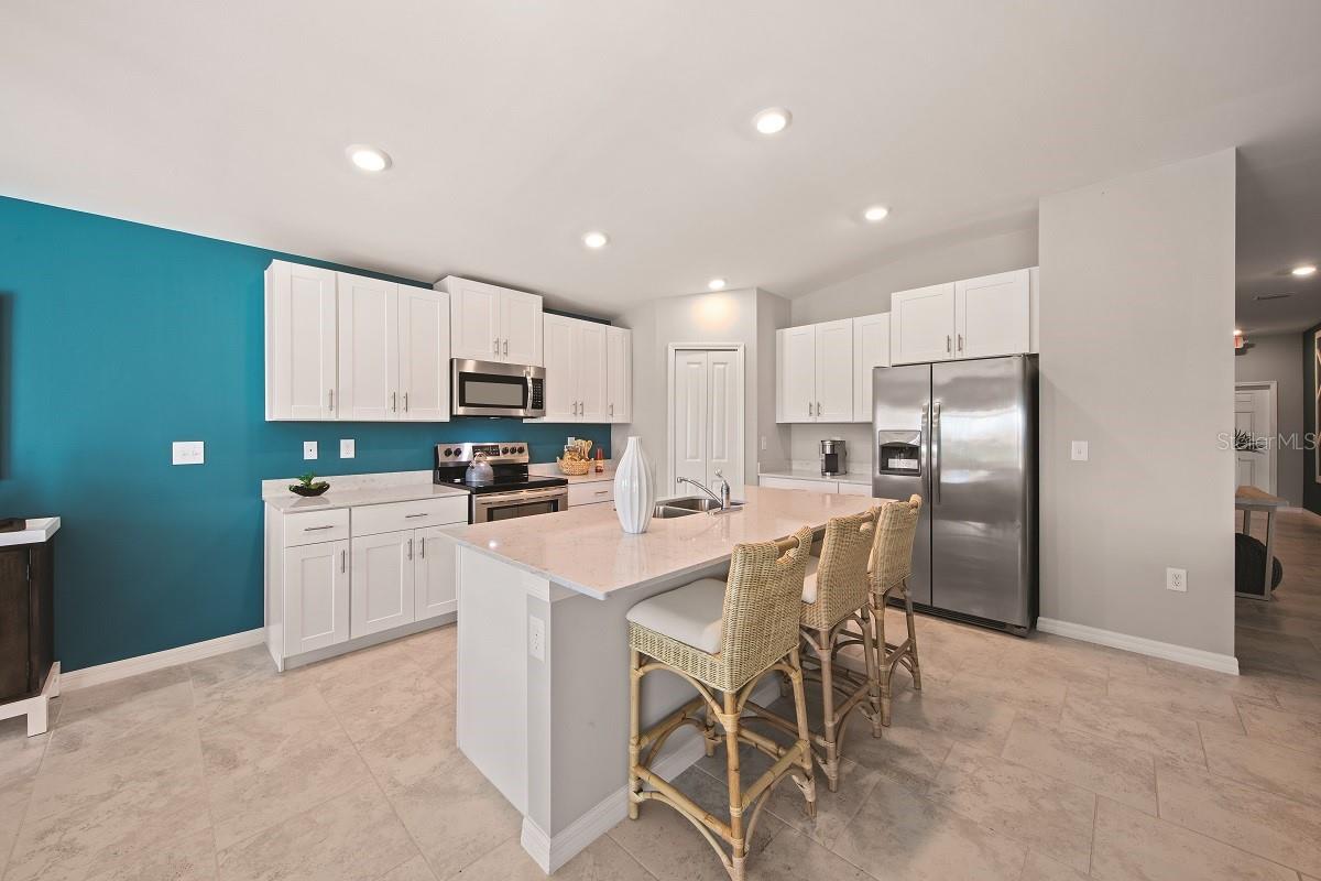 Image 7 of 14 For 23432 Ferndale Avenue