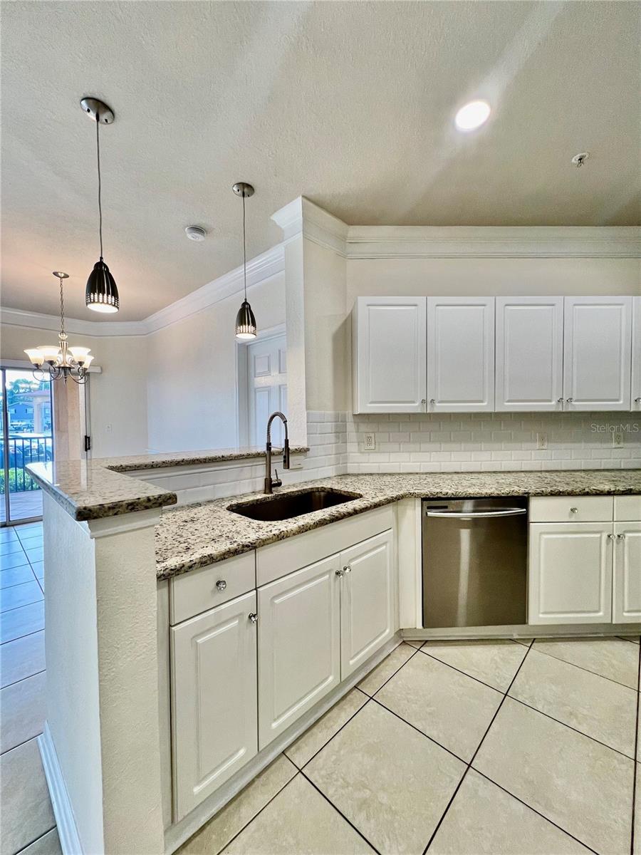 Image 5 of 33 For 4345 Bayside Village Drive 102