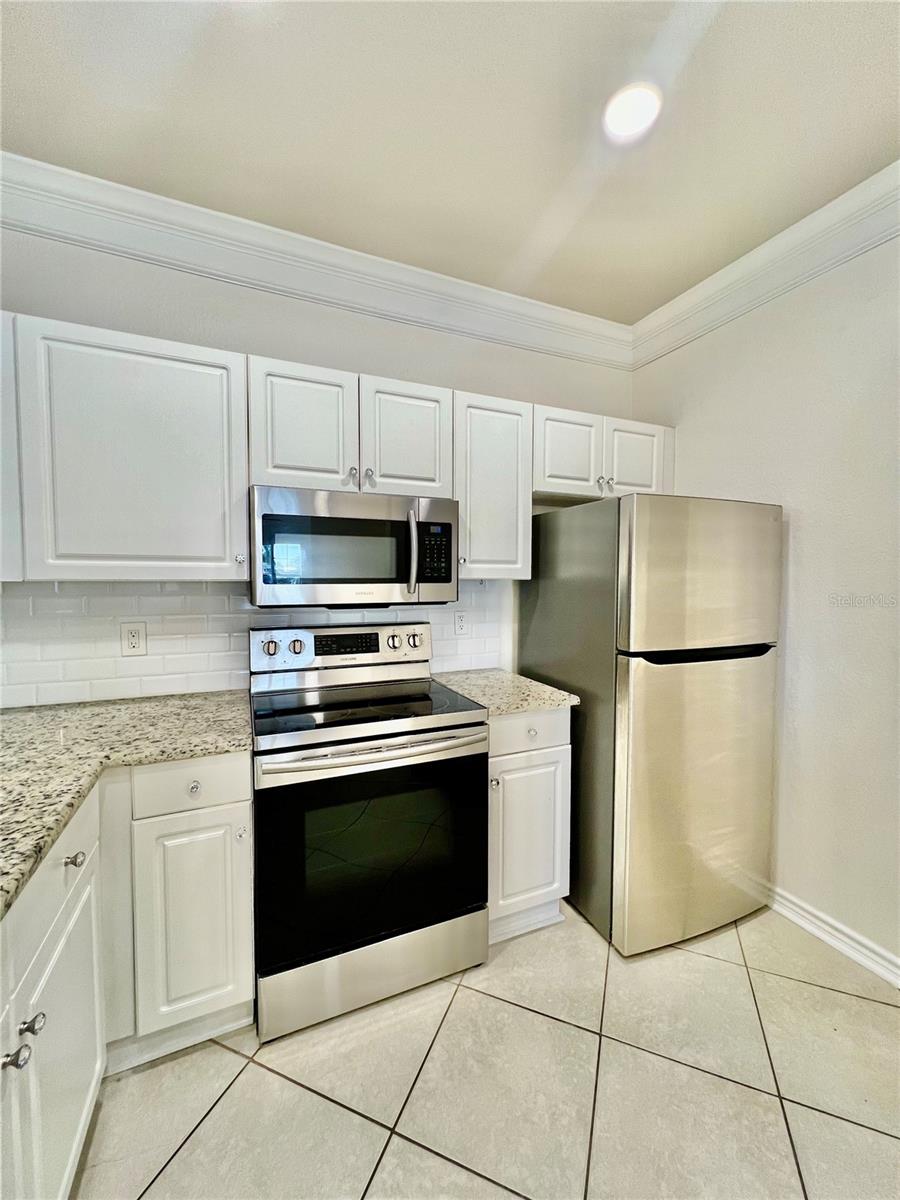 Image 6 of 33 For 4345 Bayside Village Drive 102