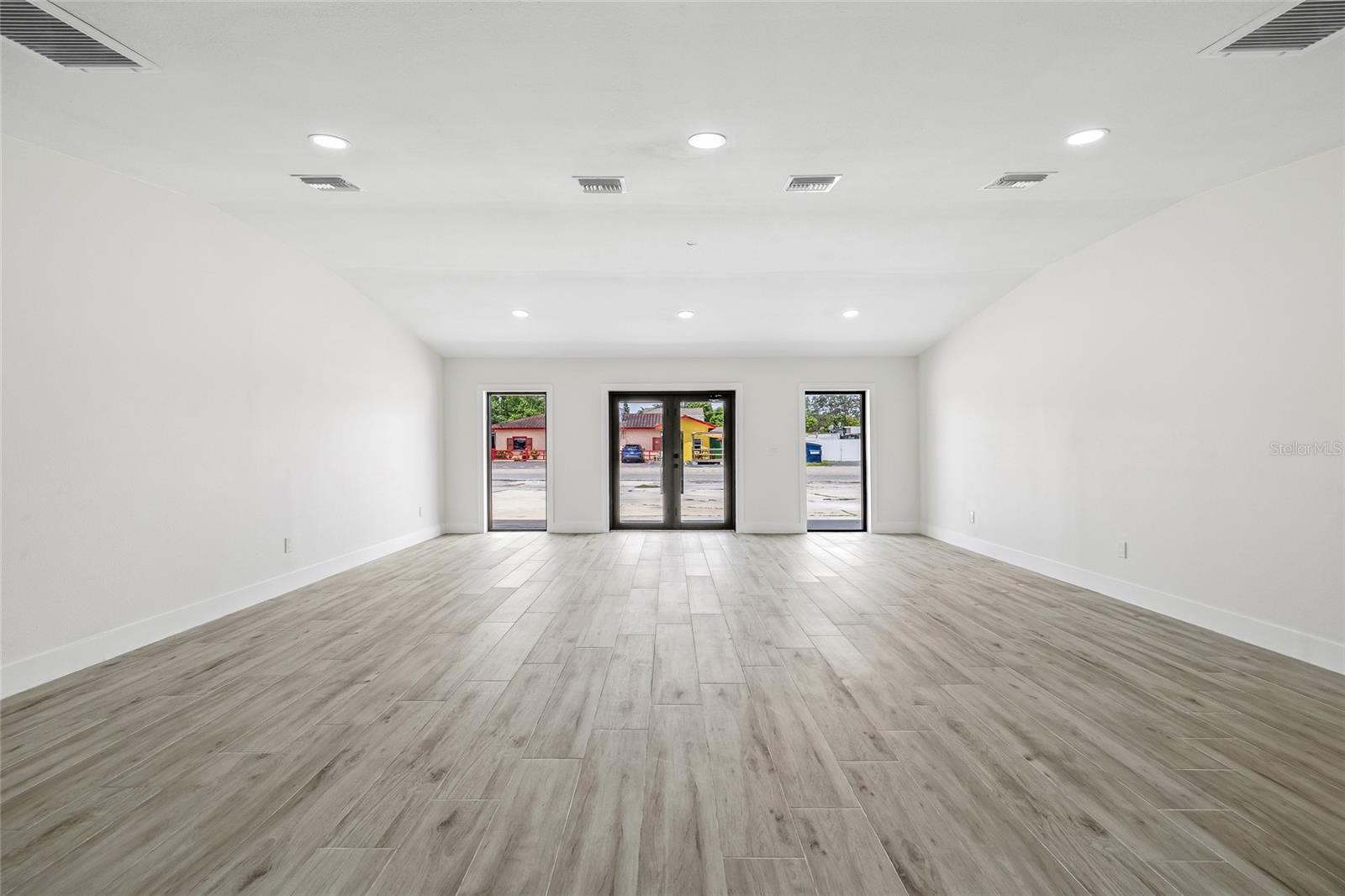 Image 11 of 54 For 7311 Armenia Avenue