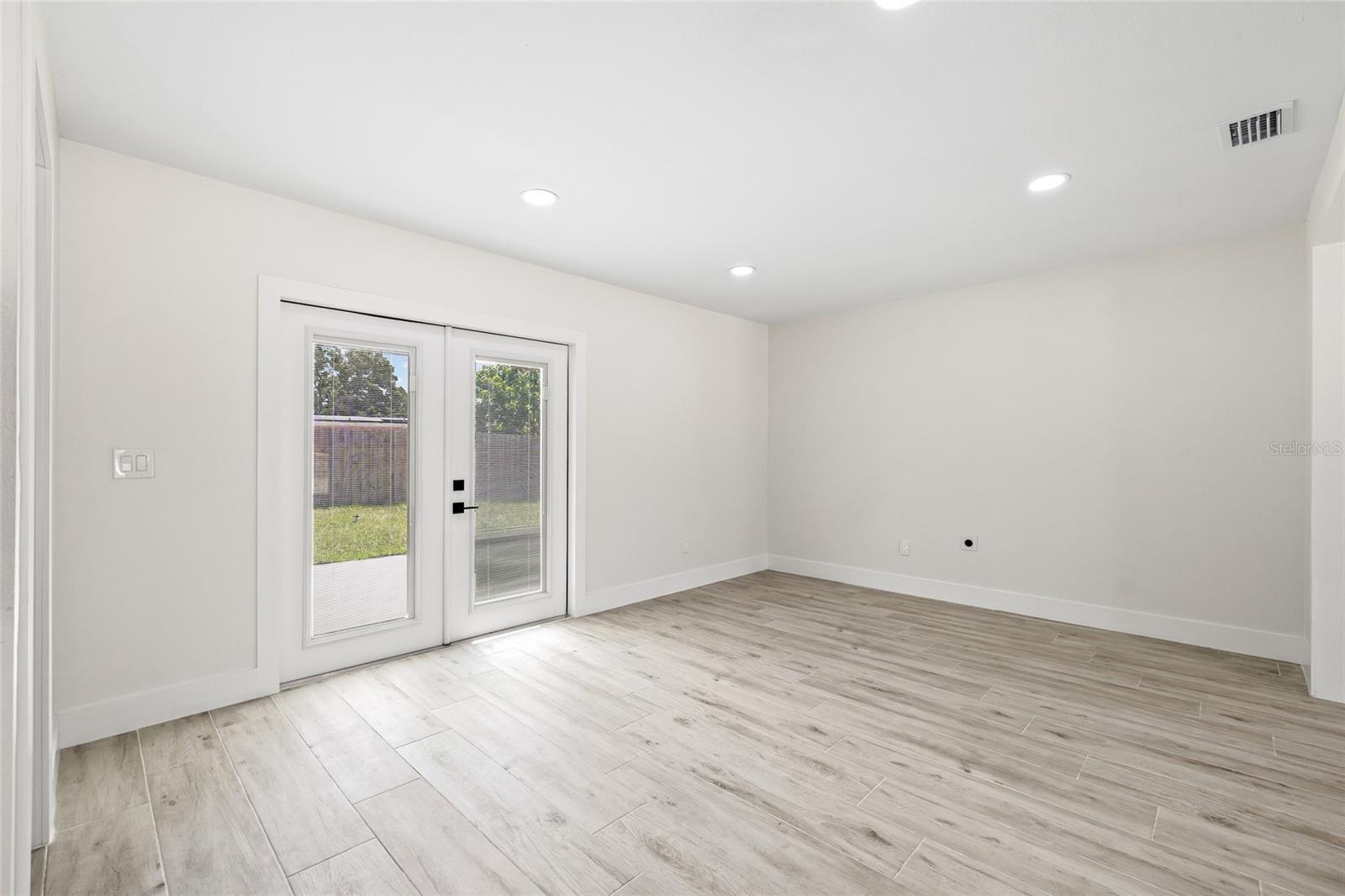 Image 14 of 54 For 7311 Armenia Avenue