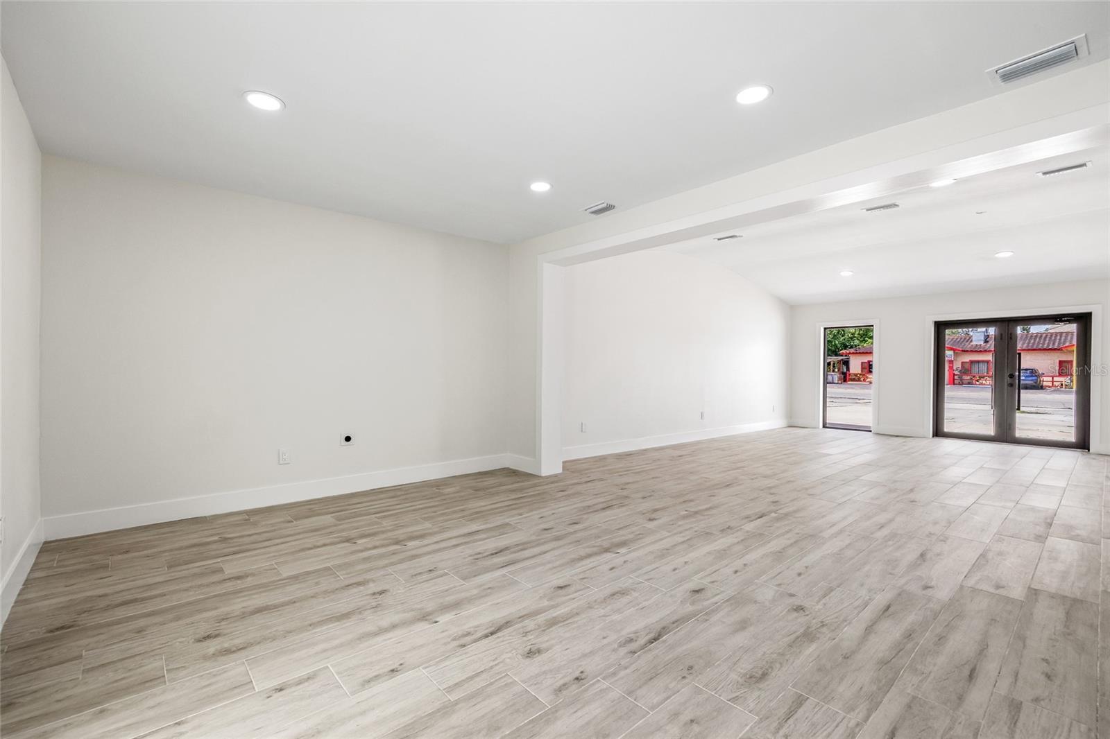Image 15 of 54 For 7311 Armenia Avenue