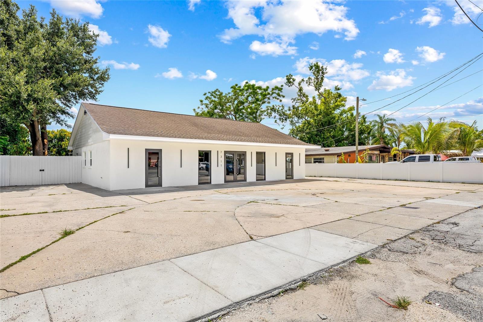 Image 4 of 54 For 7311 Armenia Avenue