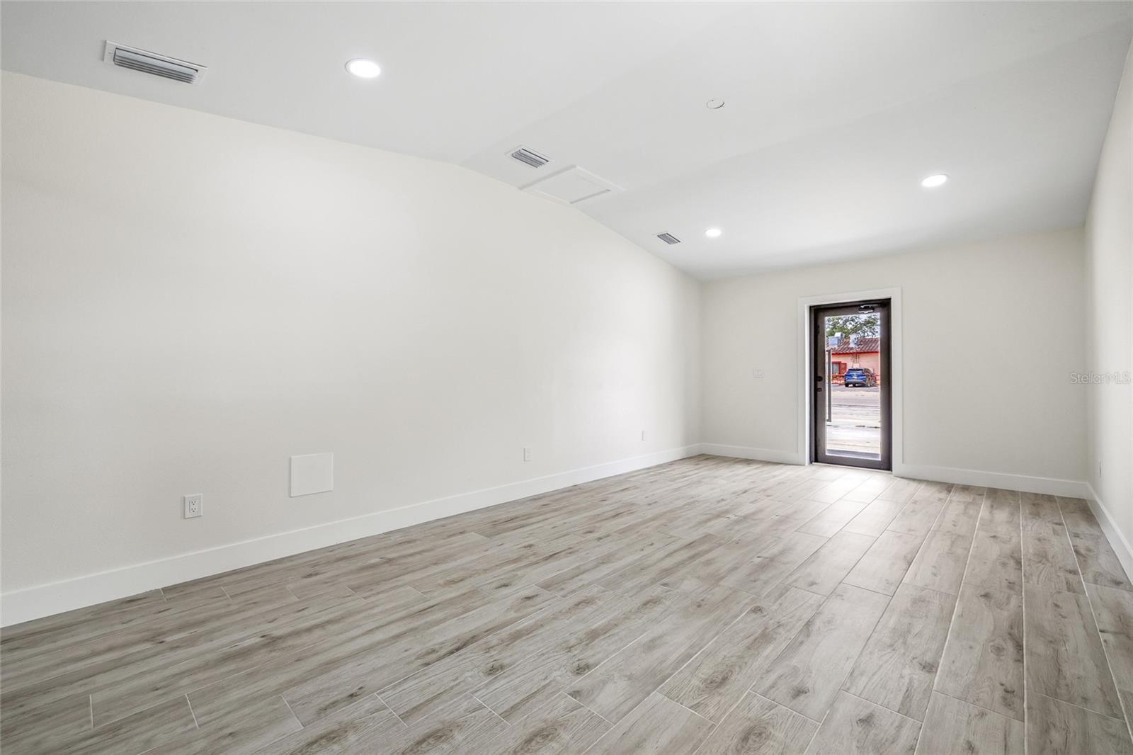 Image 40 of 54 For 7311 Armenia Avenue