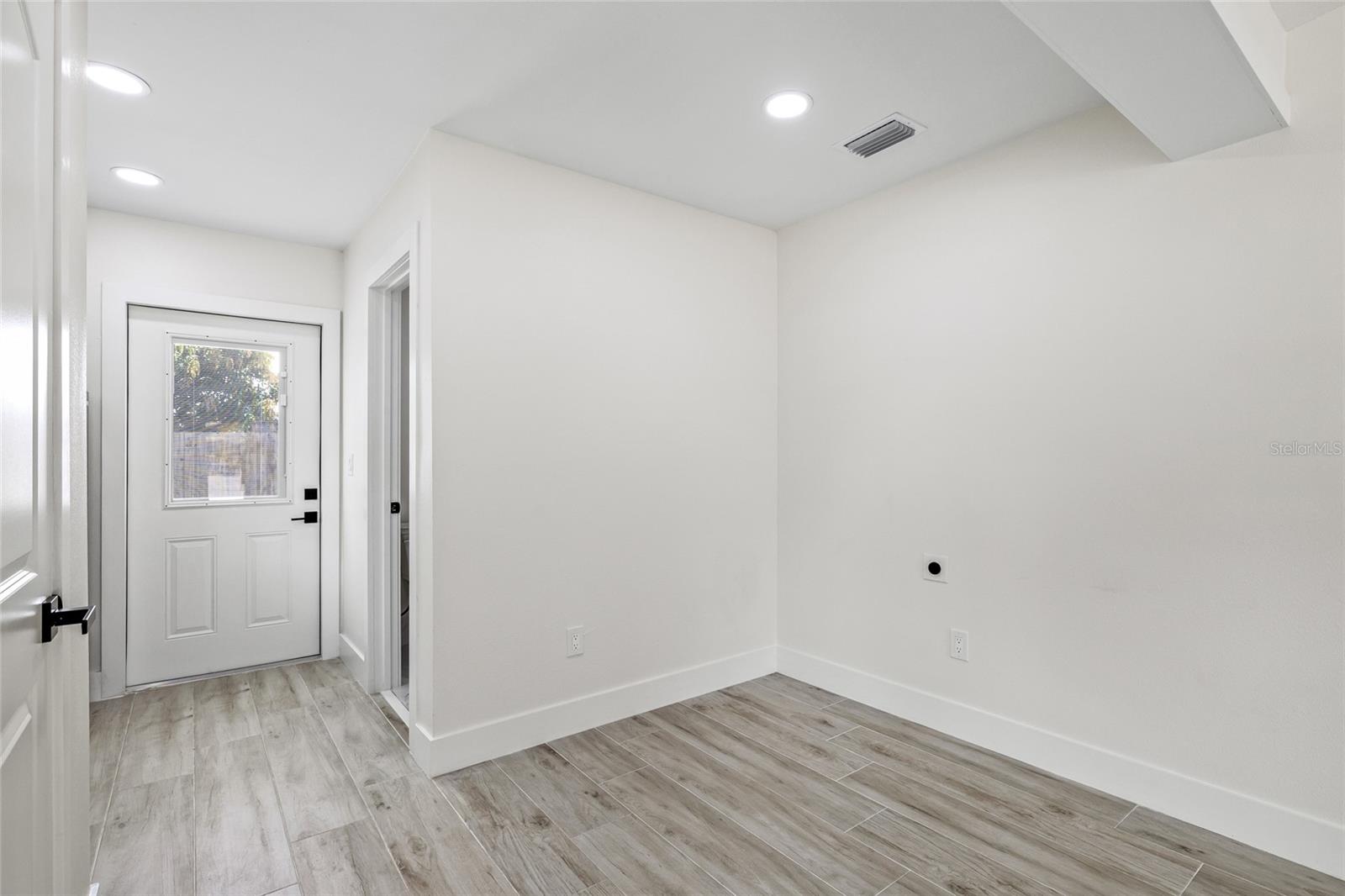 Image 42 of 54 For 7311 Armenia Avenue