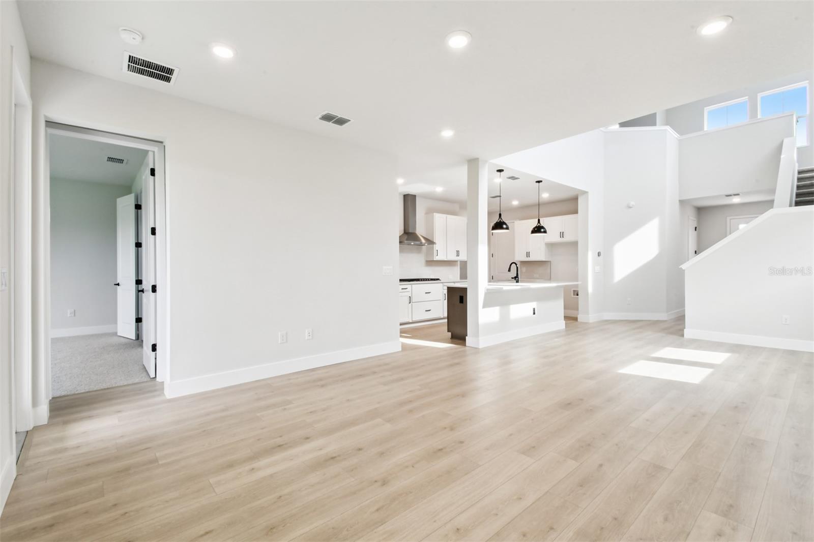 Image 18 of 47 For 6259 Jensen View Avenue