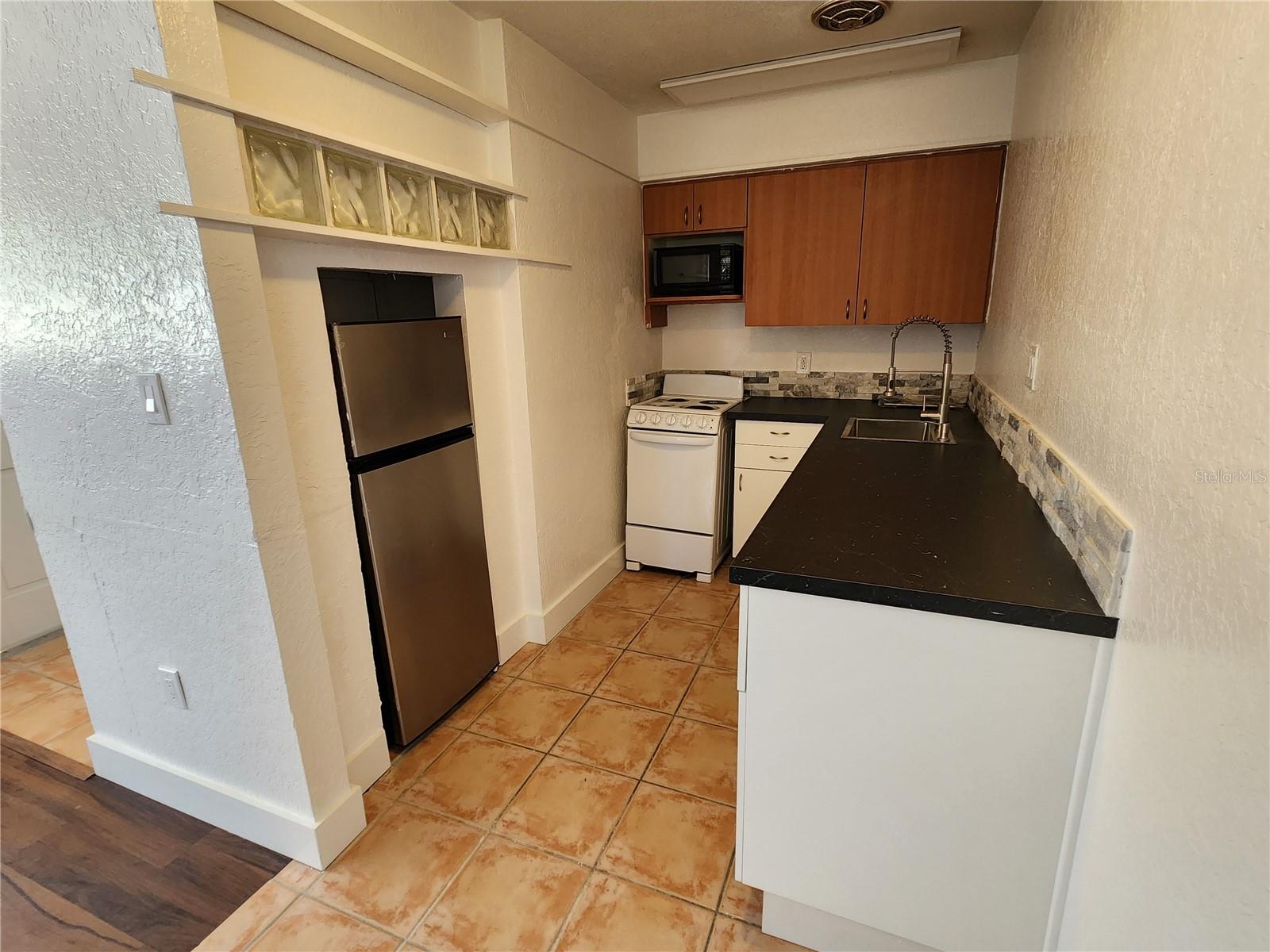 Image 6 of 12 For 155 110th Avenue 4