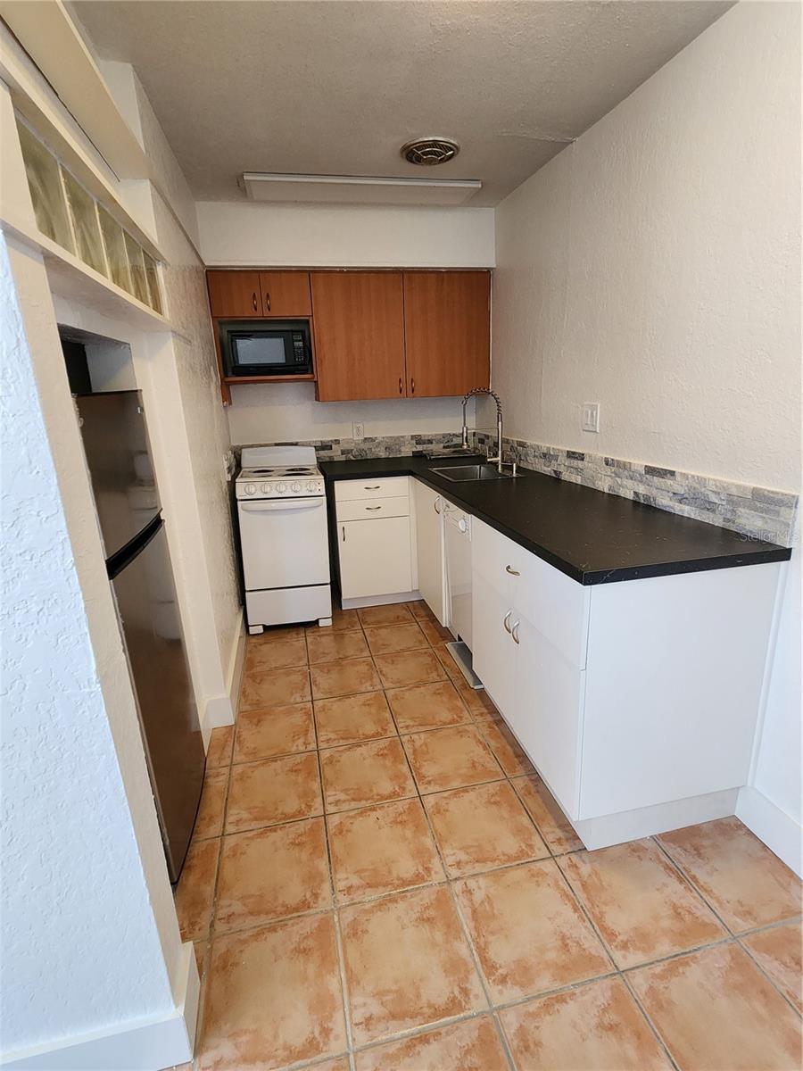 Image 8 of 12 For 155 110th Avenue 4