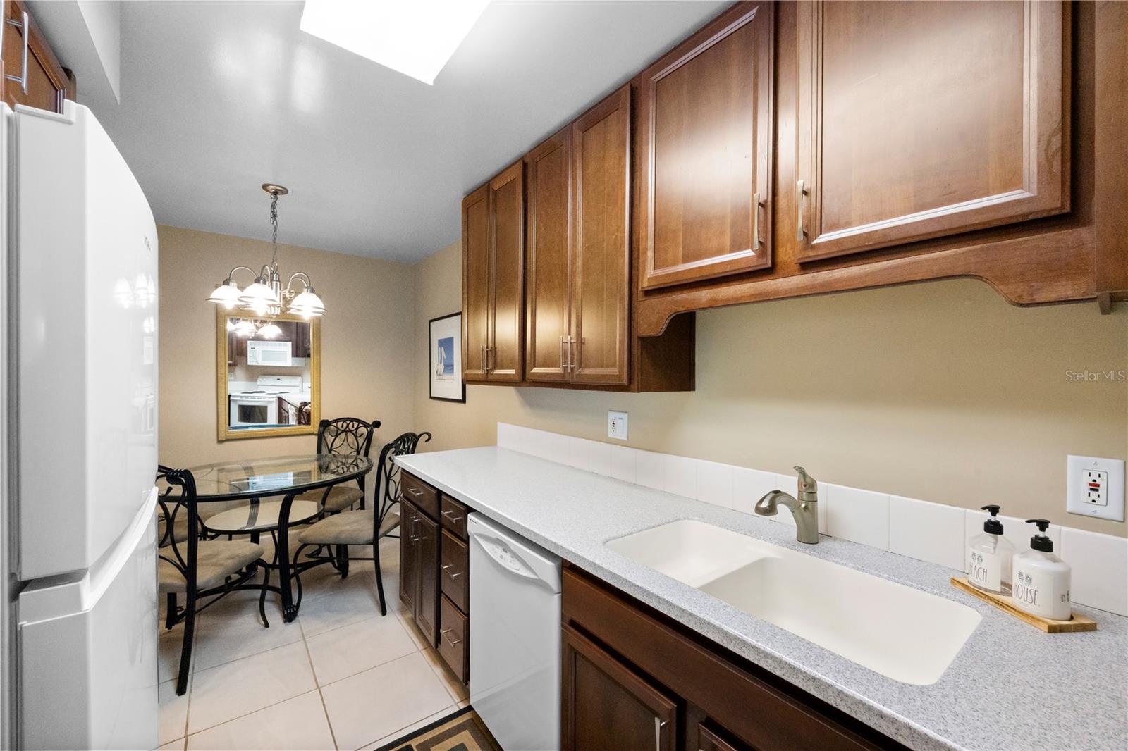 Image 8 of 28 For 1515 Pinellas Bayway S 7