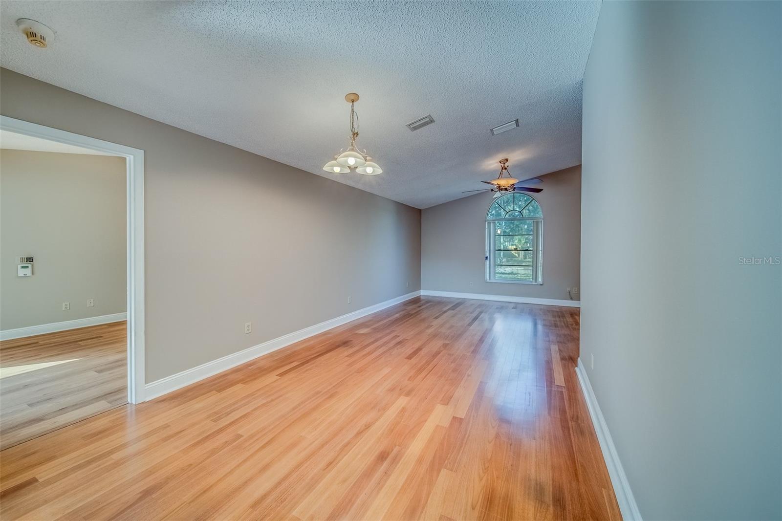Image 12 of 68 For 1112 Woodcrest Avenue